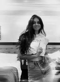 USA me tiktok par ban lag raha hai lekin porn aur OnlyFans abhee bhi chalu  hain? maan leejie ki ham us point par pahunch gae hain jahaan bachchon ko  dance sikhaana ek