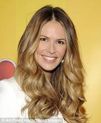 Elle Macpherson reveals she carries around a pH balance URINE tester kit