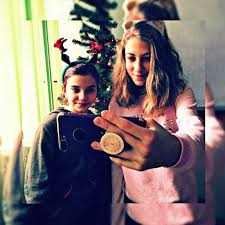 Ma puteti ajuta va rog??? Mama Are 32 De Ani Si Fiica Ei Are 7 Ani Cu Cati Ani In Urma Varsta Mamei Era De Sase Ori Mai Mare Brainly Ro