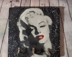 Soporte de llave de madera Organizador de entrada de pared Estante de  llaves cuadrado Percha de toalla Mapache Cachorro Flor Marilyn Monroe Hogar  Hecho a mano Regalo de inauguración de la casa -