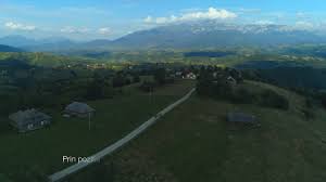 Este situat la liziera padurii iar de vanzare teren bran vand teren intravilan in bran, situat deasupra pensiunii belvedere, in suprafata de 1111 mp. Teren De Vanzare Zona Bran Moieciu Satul Pestera Judetul Brasov Youtube