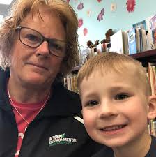 What are the best entrances, lodgings, restaurants, and activities in  Yellowstone National Park?