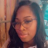 Vicky Knox's Instagram, Twitter & Facebook