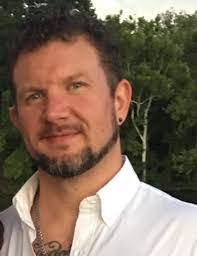 Toni Wolfe's Instagram, Twitter & Facebook