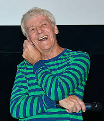 Helena bergström teamar återigen upp med rolf lassgård i en i övrigt brittisk ensemble och precis som i under solen dyker hon upp lite mystiskt i handlingen. Colin Nutley Wikipedia