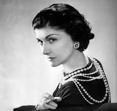 Wearing special jewelery on every occasion is no longer a difficult task. History Of Pearl Jewelry In Fashion The Evolution Of Pearl Jewelry In Fashion