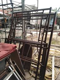 Saat menempati rumah baru, biasanya kita akan bersemangat menata dan mengisinya dengan berbagai perabot rumah. Yasnon Kanopi Menjual Hardware Mesin Perabut