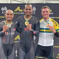 Ime awang je patronim, a osobu treba uputiti dato ime, mohd. Shah Victorious Again