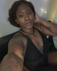 271 of 366 Simon Says "Point to your mama if she a Baddie"