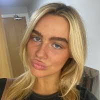 Jayne Parr's Instagram, Twitter & Facebook