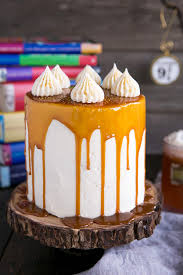 This recipe is based on the taste of the butterbeer approved by jk rowling at universal's harry potter theme park. Butterbeer Cake Harry Potter Cake Liv For Cake