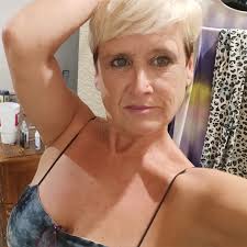 Men's size 9 1/2 shoes needed urgently?