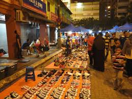 Anda akan nikmati pepasir pantainya yang putih serta pemandangan laut china selatan di sini. Tempat Menarik Di Johor Bahru Jb Bazaar A K A Jb Bazz Makan Angin Jalan Jalan Cuti Cuti