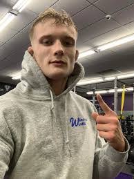 Avery Reeves's Instagram, Twitter & Facebook