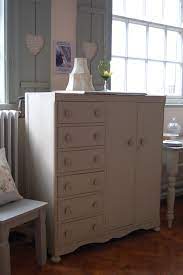 1940 S Gentlemens Vanity Hand Painted And Distressed In F Old White Www Peelingpaint Co Uk Home Decor Decor Furniture