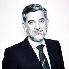 Phong Hua's Instagram, Twitter & Facebook