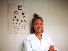 Din neste fastlege finner du her. Helse Og Omsorg Spikkestad Bli Kjent Med Spikkestadlegenes Forste Kvinnelige Fastlege