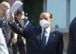 Silvio berlusconi è stato ricoverato a milano al san raffaele per accertamenti dopo che è risultato positivo al covid. Ceubqwobmpcp0m