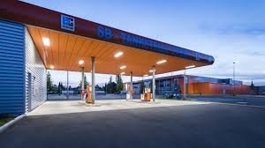 Grundsätzlich ist die tankstelle in deutschland entweder eine sogenannte freie tankstelle, oder gehört als markentankstelle einem verbund an, von denen es hierzulande etliche gibt. V Markt Ihre V Markt Tankstellen