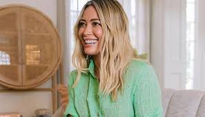Everyone bored af right now i know.but this is actually disgusting. Pregnant Hilary Duff Reveals She Suffered Painful Eye Infection From Covid 19 Tests At Work