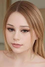 Mabel Mays's Instagram, Twitter & Facebook