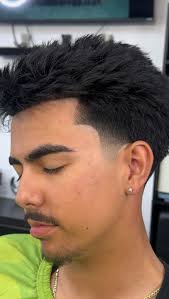 16 guard blowout taper 💈Work done by @rochascutz_ @rochascutz_, -, -, -,  #losangelesbarber#sangabrielbarber#templecitybarber#sanmarinobarber#sgv#templecity#haircut#barber#stylist#hairart#taper#rochasc...