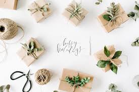 Mancano 8 giorni a natale, e quest'anno sono così frillosamente natalizia,casa è addobbata a festa. Pacchetti Regalo Natale Fatti In Casa Riciclo Babygreen