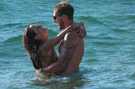 With kirk douglas, bruce dern, bo hopkins, james stacy. Kevin Trapp Gets Over World Cup Heartache As German Ace Snogs Stunning Girlfriend Izabel Goulart On Greek Beach Break Away