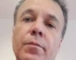 Sou profissional a procura de quarto