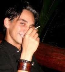 Hi As I noticed here some progressive legends like Lemon8 and Steve Porter  are enyoing this group as simple users I just want to ask them: Can you  tell us something about