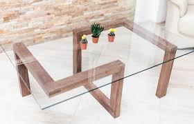 Un caisson de 2 tiroirs se trouve de chaque. Table Basse En Bois Massif Plateau En Verre Rectangulaire Design Original Brut Scandinave Industriel Wood Table Coffee Table Glass Gorgona Tea Table Design Coffee Table Wood Coffee Table