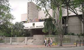 Kualifikasi dan persyaratan administrasi : Malaysia S Central Bank Blocks Attempted Swift Fraud