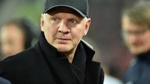 When you send or receive an international wire with your bank, you might lose money on a bad exchange rate, which is like a hidden fee. Stefan Effenberg So Lauft Sein Neues Studium
