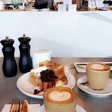 من اجمل كافيهات الميديا سيتي كافي قرندسميث قهوتهم وأكلهم لذيذ Food Breakfast Toast