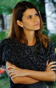 Beren Saat Intikam Tv Series 2013 2014 Rings Earings Pretty Celebrities Turkish Beauty Celebrities