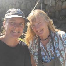 Beautiful morning squeezing in a paint in Mousehole with @lizzieblackartist  while Andy ran over from Lands End, followed by a little dip in the ocean  at Porthgwarra near (not too near) a