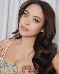 🌼🌿 Make up by @makeupbymjmac Hair @hairbydjsayago Skincare: @allunitedskin