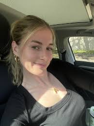 Hello! I am an upcoming transfer student majoring in marketing and am  looking for an apartment near campus. I'd love to find someone who is also  moving for next semester to room