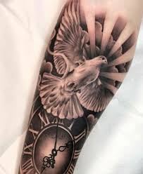 Tattoo Mit Taube Und Uhr Mit Bedeutung Frieden Tatowierungen Tauben Tattoo Tattoos Mit Bedeutung