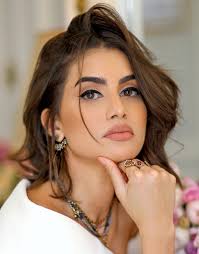 Camila Coelho February 27 Sending Very Happy Birthday Wishes All The Best Eliotraffitcelebrates Eliotraffit With Images Pretty Face Desi Beauty