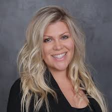 Mandy Benson's Instagram, Twitter & Facebook