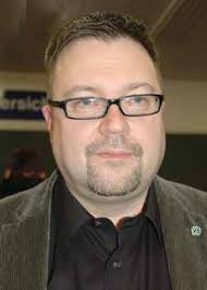 96-Manager Gerd Selig schmeißt hin Anne Sewöster und Falko Turner holen die  Titel Song Shanhua mit Schläger und Kochlöffel a