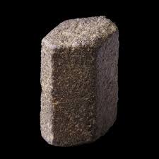 Un énorme fragment de la plus grosse météorite jamais découverte en france. Staurolite Encyclopedia