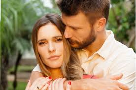 Fernanda's birth flower is rose. Fernanda Lima Diz Que Ator Empatou Flerte Com Hilbert Patricia Kogut O Globo