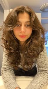 Leslie Salas's Instagram, Twitter & Facebook