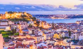 Geographically and culturally somewhat isolated from its neighbour, portugal has a rich, unique culture, lively cities and beautiful countryside. Urlaub In Portugal Teil Lockdown Wegen Corona