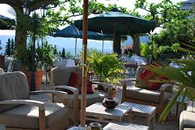Gerne bieten wir ihnen einen kleinen einblick in unser restaurant und auf die schöne lage im botanischen die tickets für den botanischen garten sind im moment nur online zu erwerben! Pflugstein Von Aussen Picture Of Restaurant Zum Pflugstein Erlenbach Tripadvisor