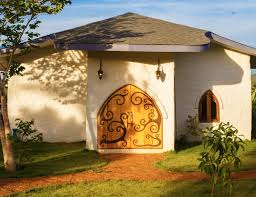 The hobbit motorlodge offers a hot tub and free unlimited wifi. Hobbit Villa Chiang Mai Mala Dhara Eco Resort