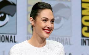 My country is at war. Gal Gadot Akan Buat Film Adaptasi Novel Yang Dilarang Di Sekolah Israel Lifestyle Bisnis Com
