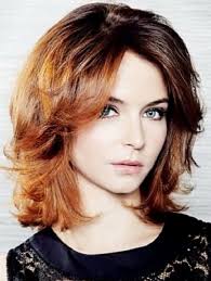 trendige frisuren fur schulterlanges haar festlichefrisuren trends hair ihrenstil sei medium length wavy hair medium length hair styles medium hair styles